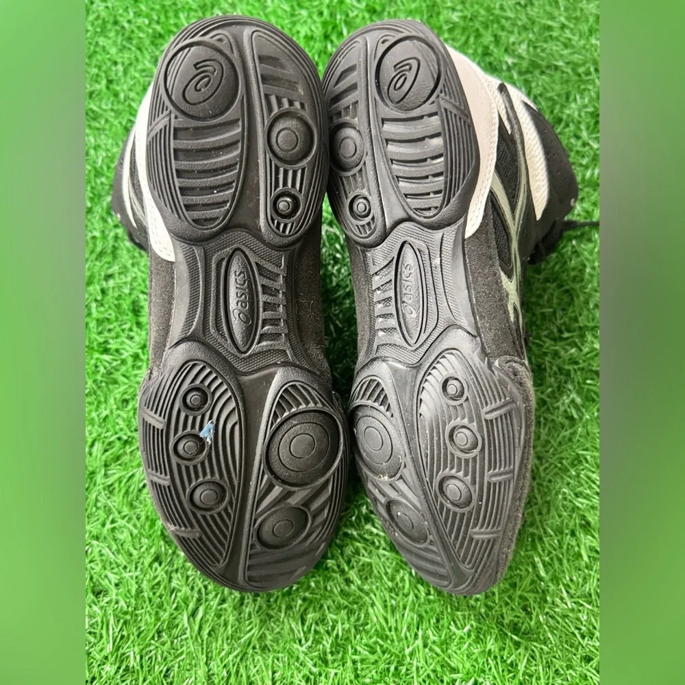 ASICS Kids‎ Black Sneakers Size 4